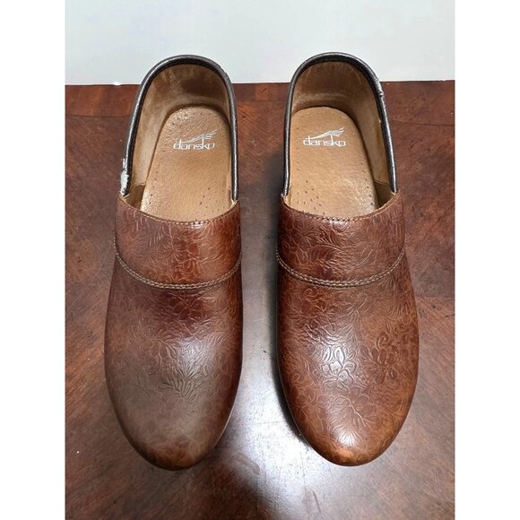 Dansko Women's Embossed Brown Leather Clogs Mom Core Size 39 - Picture 2 of 13